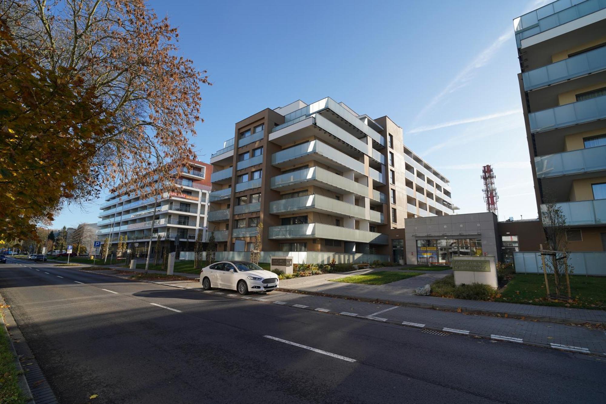 Lulu Apartments - Pod Masztami - Apartament Dwupokojowy - Basen Silownia Parking 코워브제크 외부 사진