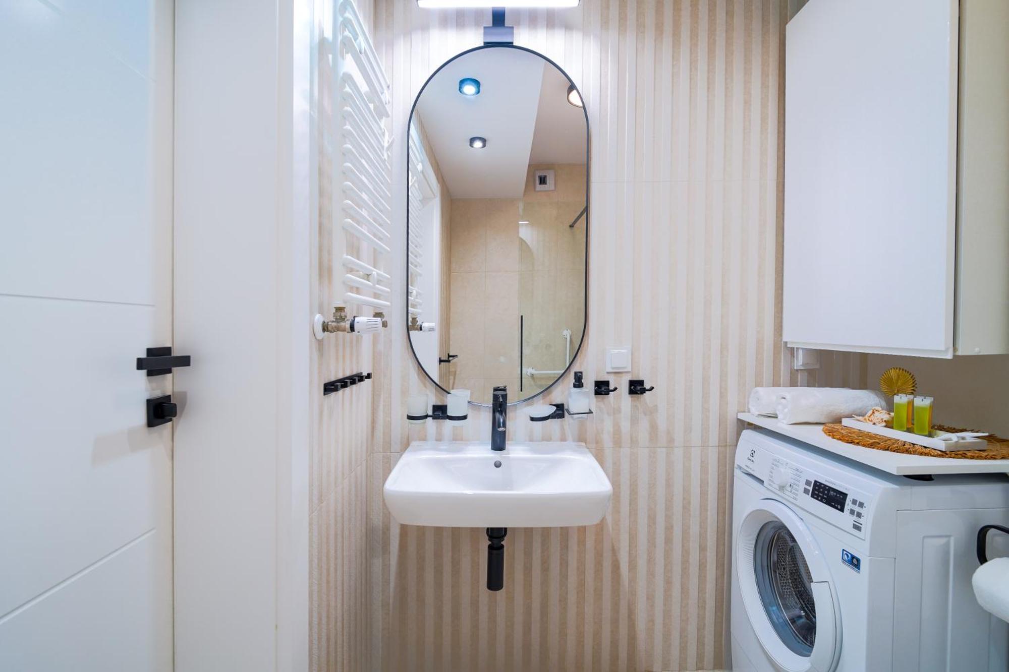 Lulu Apartments - Pod Masztami - Apartament Dwupokojowy - Basen Silownia Parking 코워브제크 외부 사진