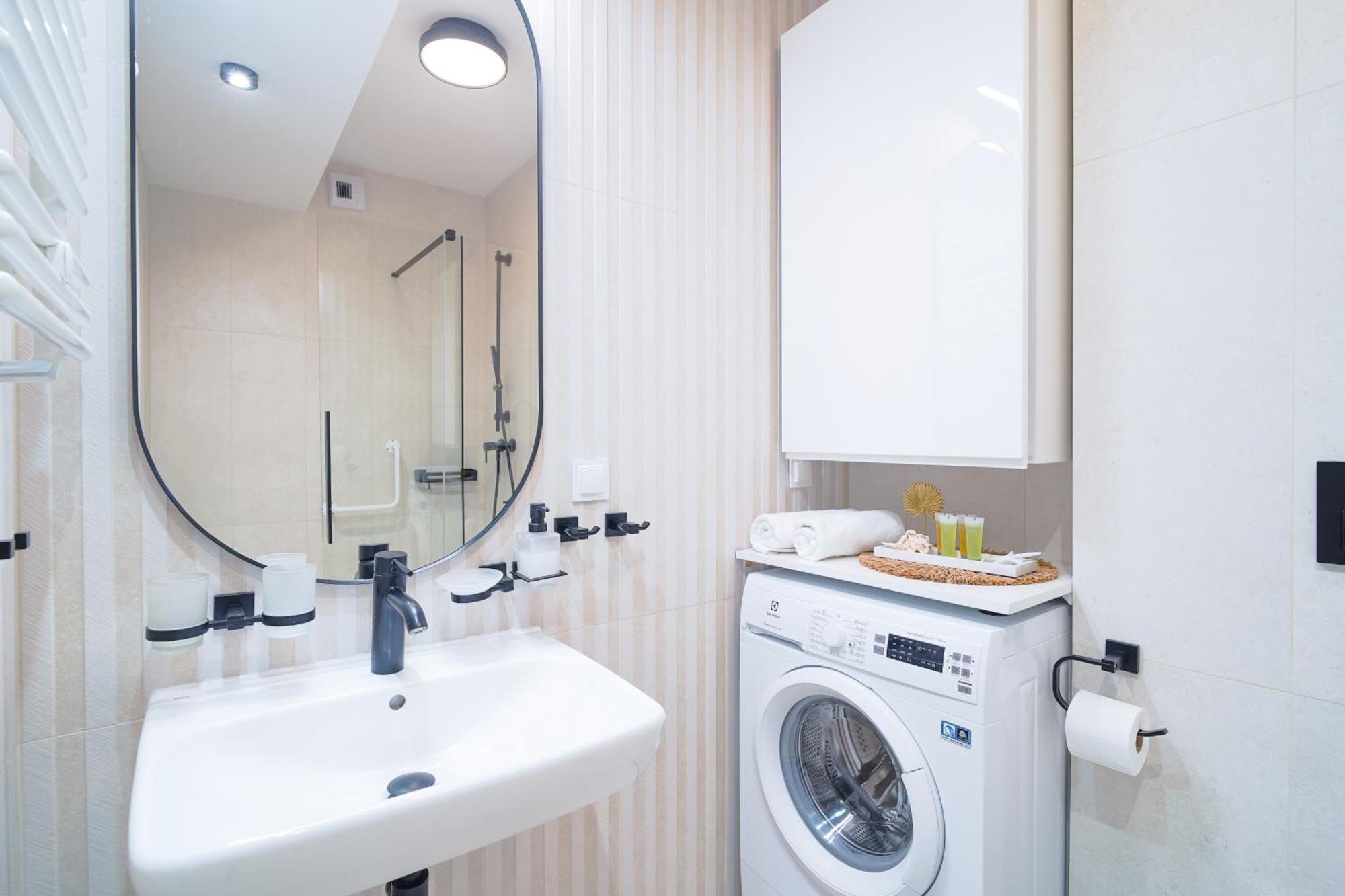Lulu Apartments - Pod Masztami - Apartament Dwupokojowy - Basen Silownia Parking 코워브제크 외부 사진