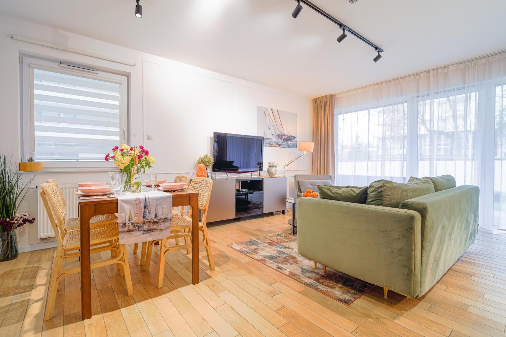 Lulu Apartments - Pod Masztami - Apartament Dwupokojowy - Basen Silownia Parking 코워브제크 외부 사진